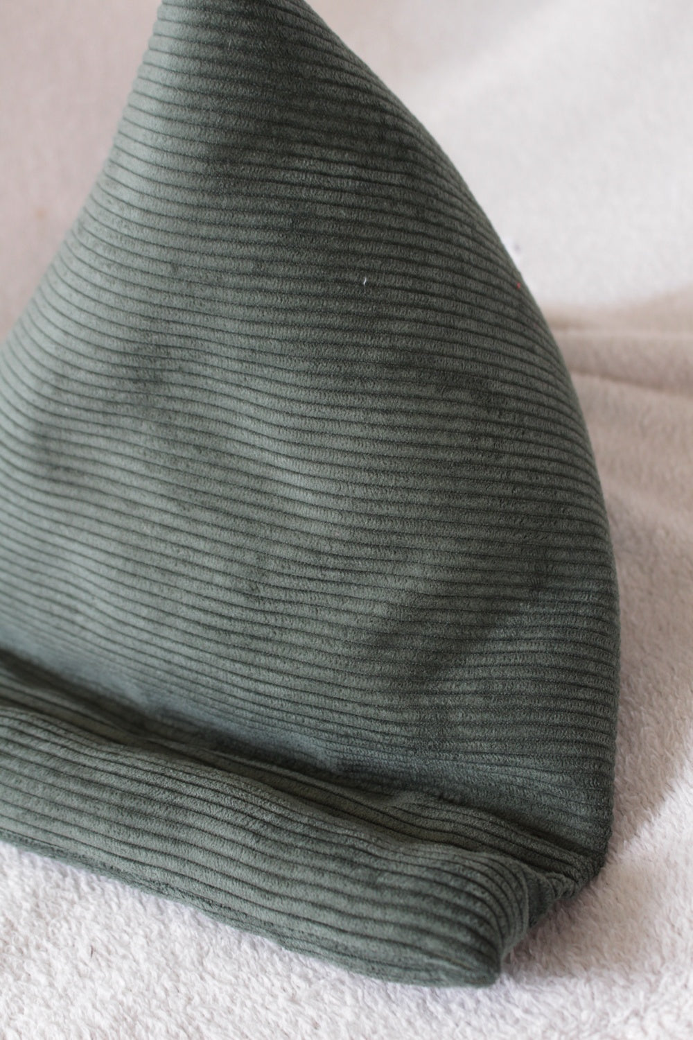 Coussin (Berlingot) de lecture en velours / Divers coloris