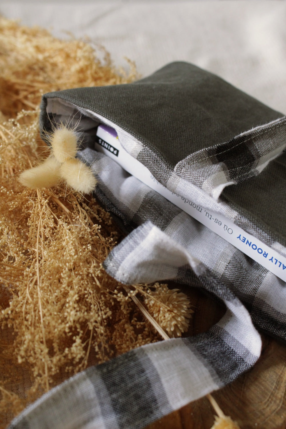 Pochette à livre (Format poche uniquement) // LISE