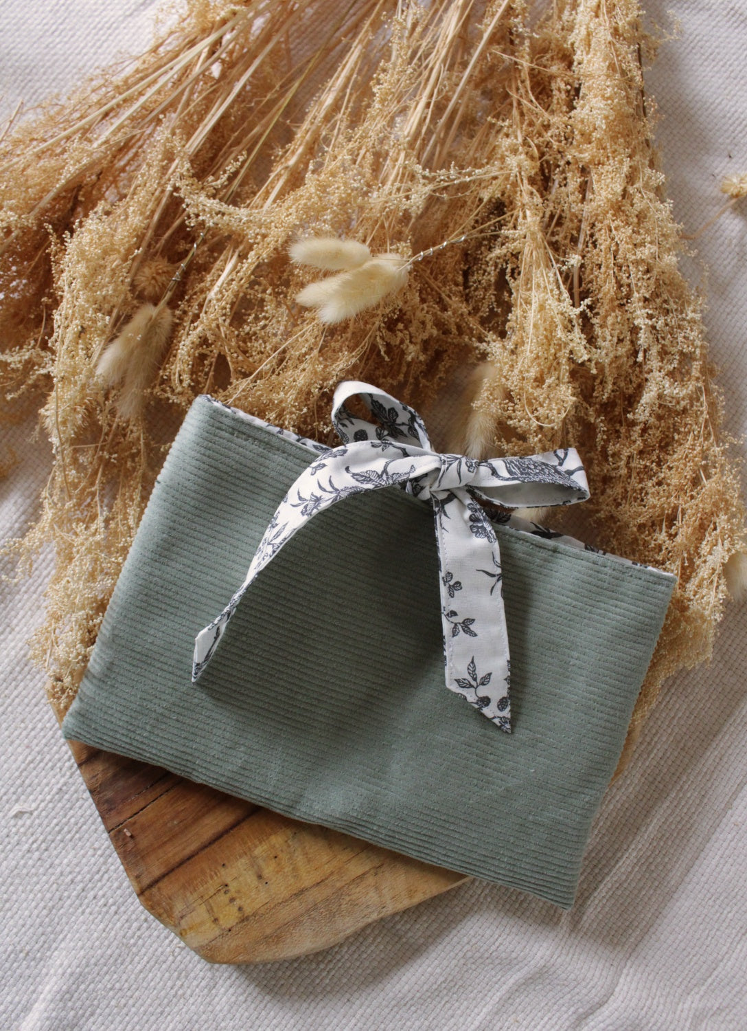 Pochette à livre (Format poche uniquement) // LISE