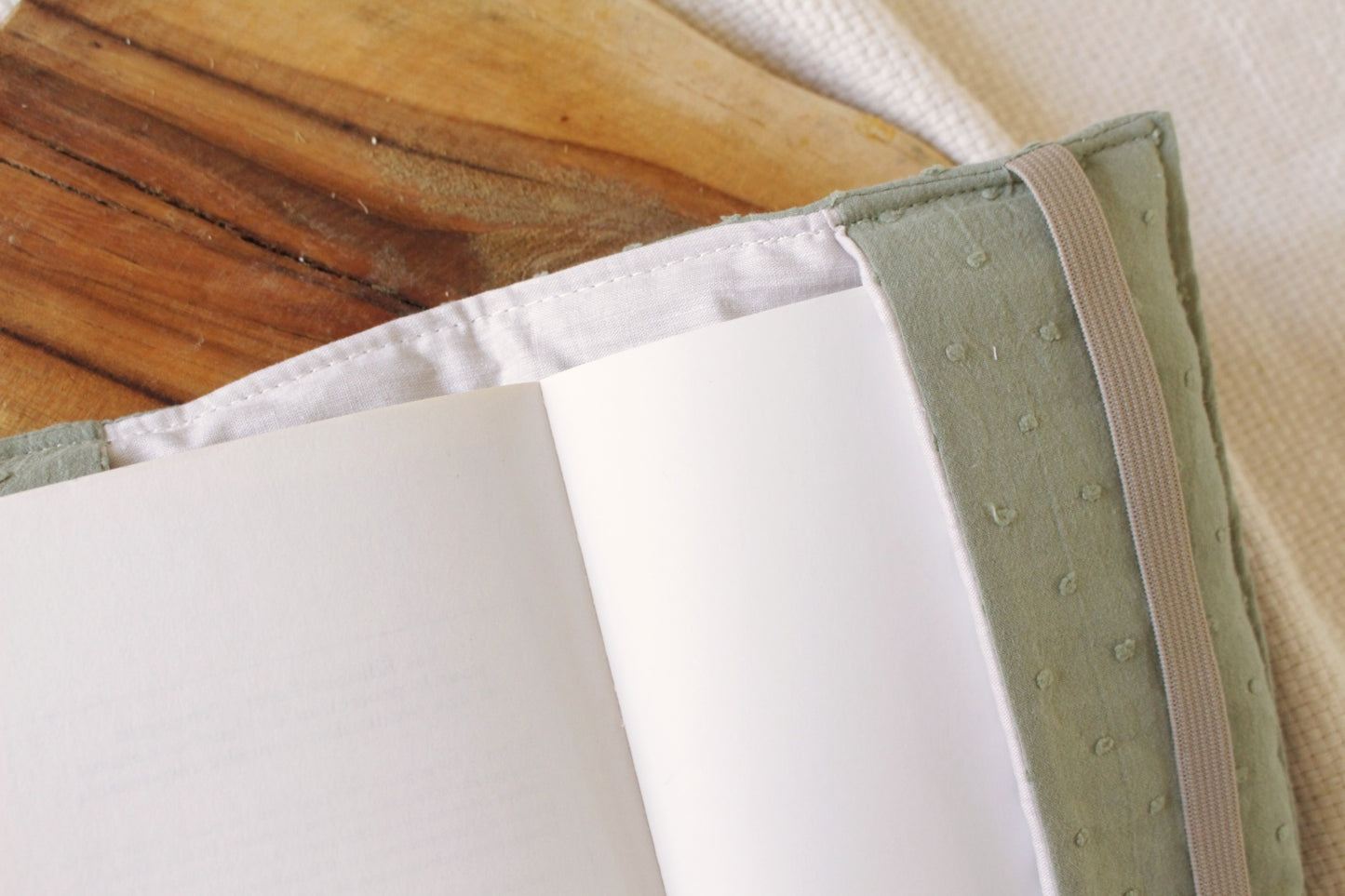 Couvres-livres format poche // AGATHE
