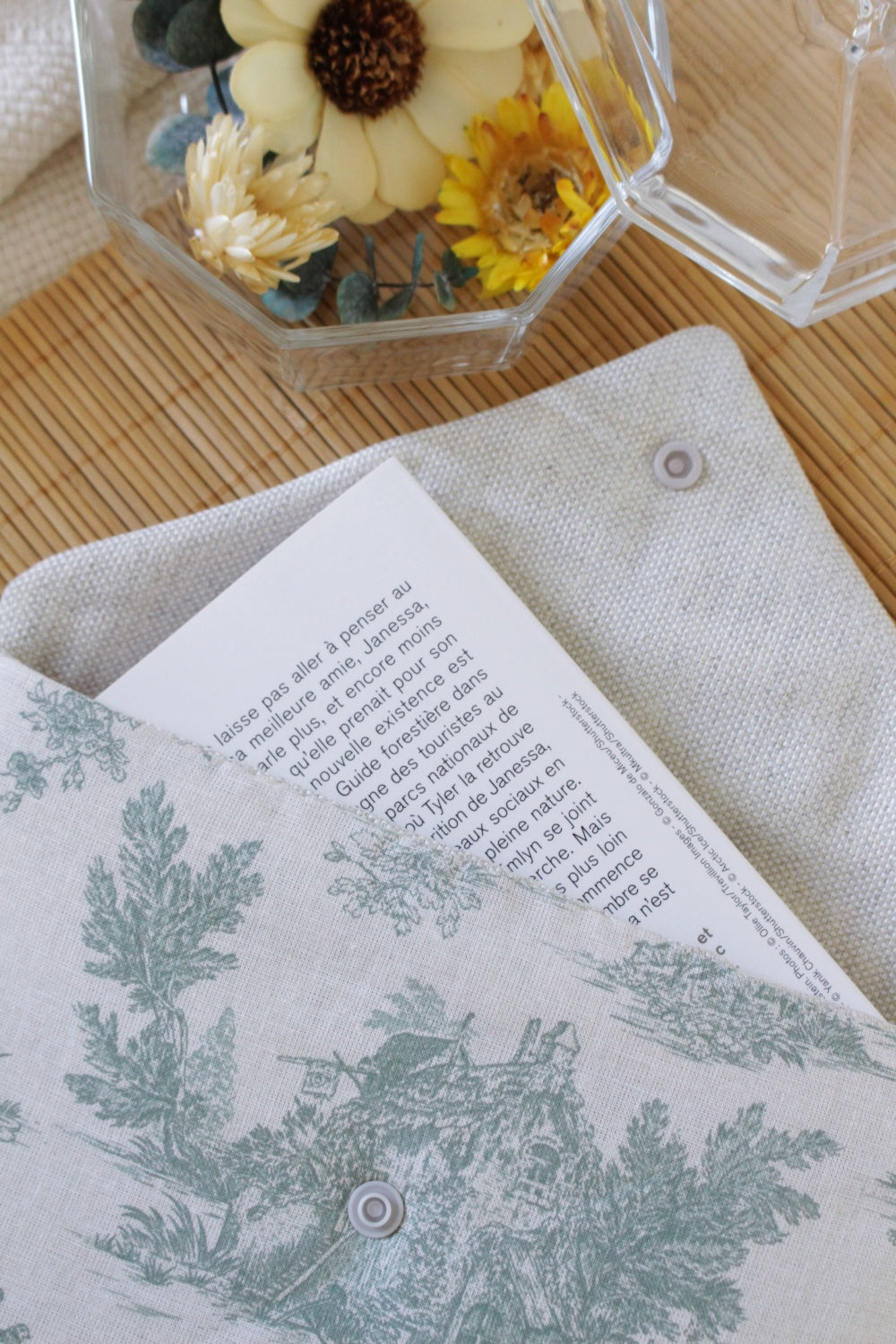 Pochette à livres (Poche ou broché) // L'ELEGANCE