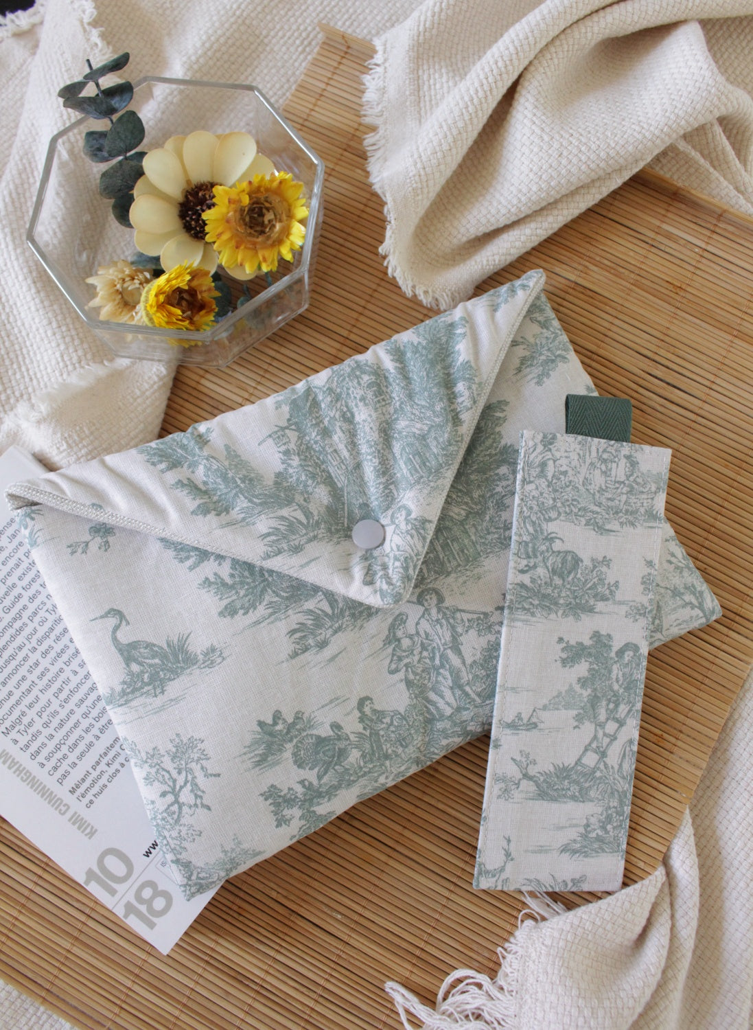 Pochette à livres (Poche ou broché) // L'ELEGANCE