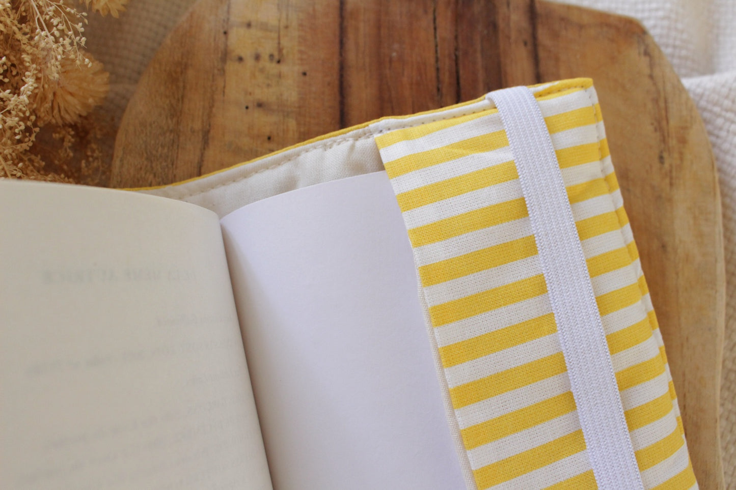 Couvres-livres format poche // CHLOE