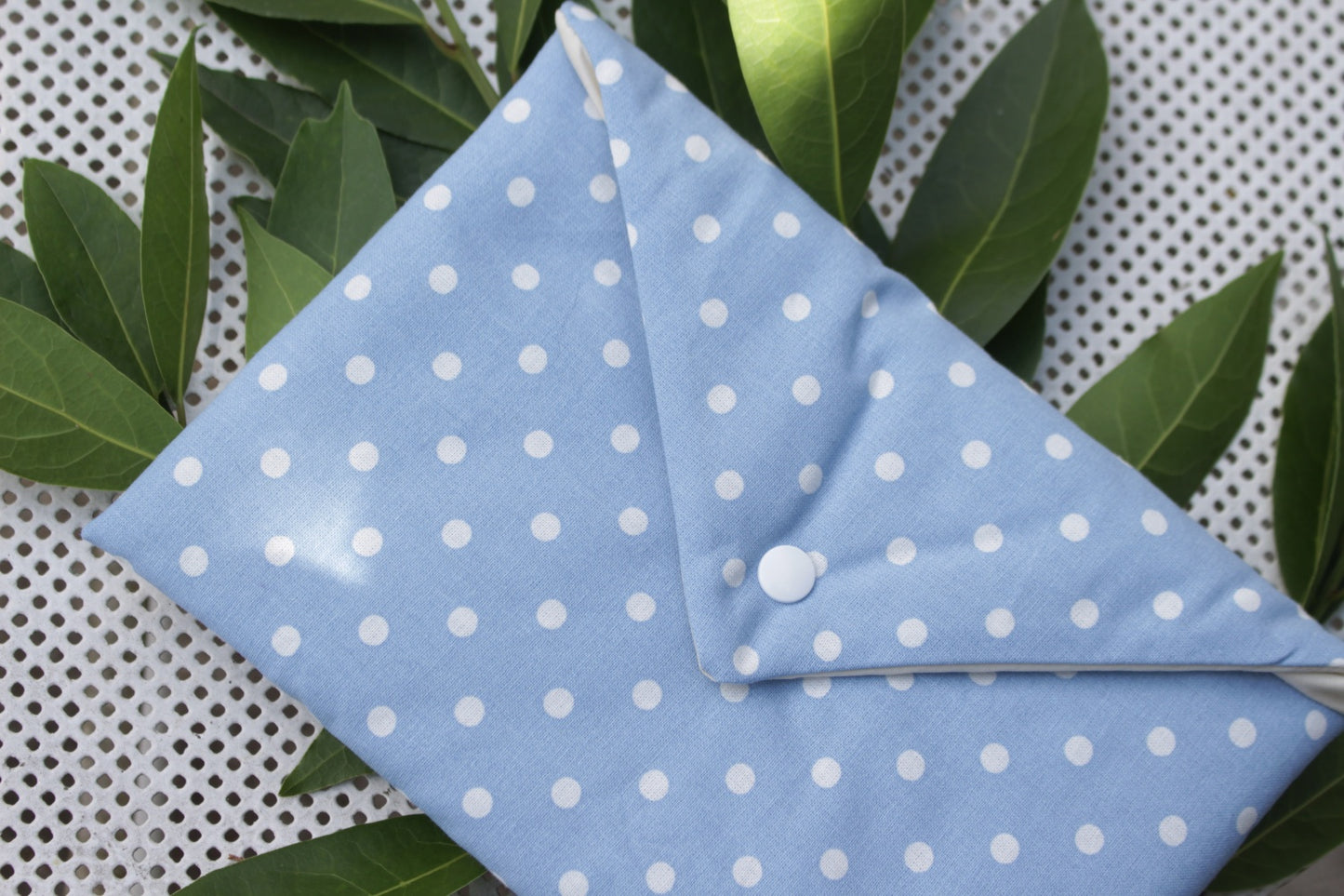 Pochette à livres (poche ou broché) // DAME DES POIS