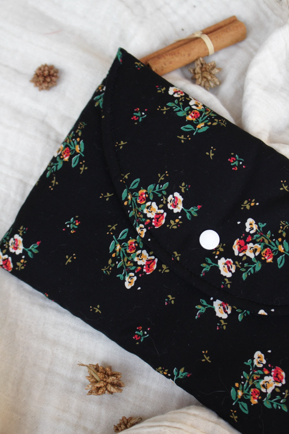 Pochette à livre (Poche ou Broché) // MARIE