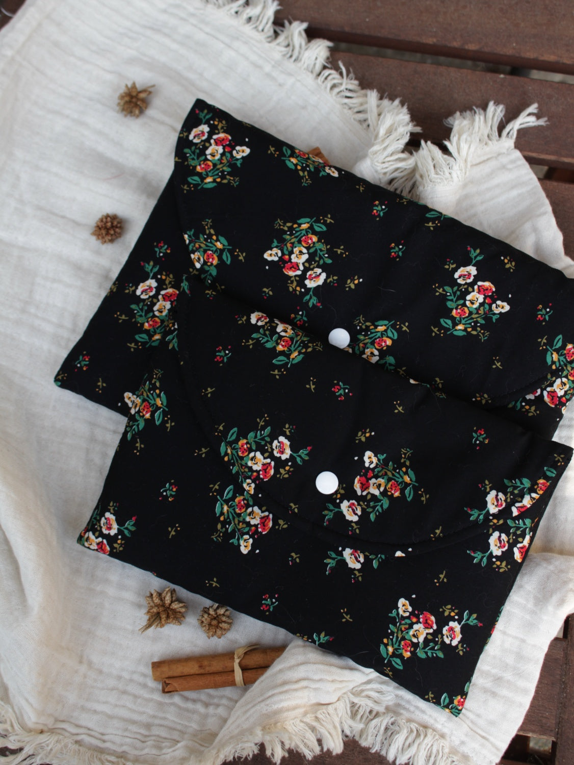 Pochette à livre (Poche ou Broché) // MARIE