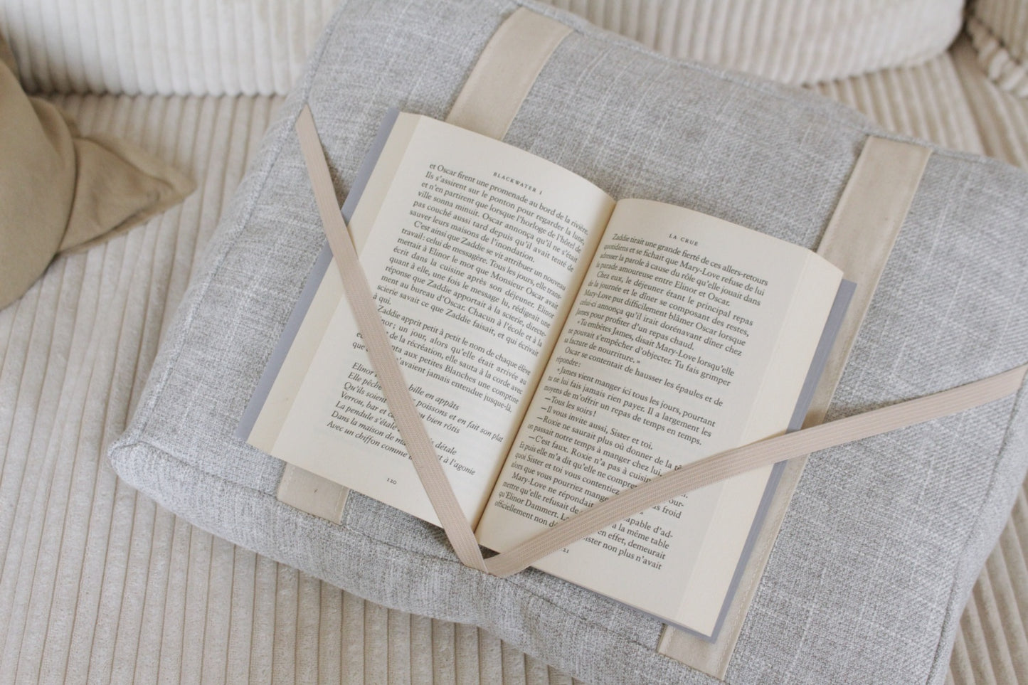 Coussin de lecture // GREY MOUSE