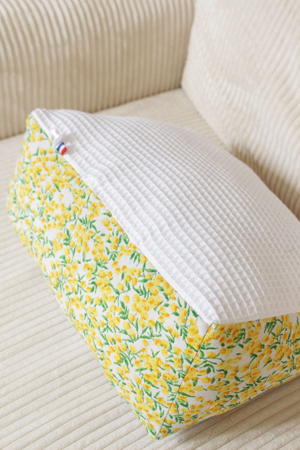 Coussin de lecture // MIMOSA