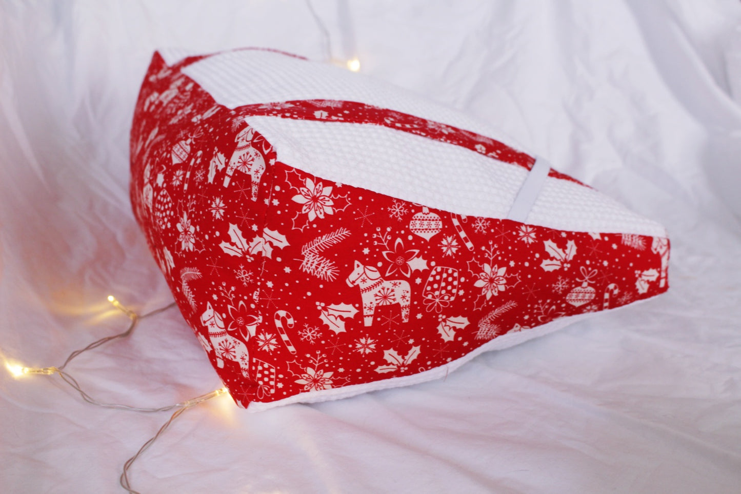 Coussin de lecture // RED HORSE