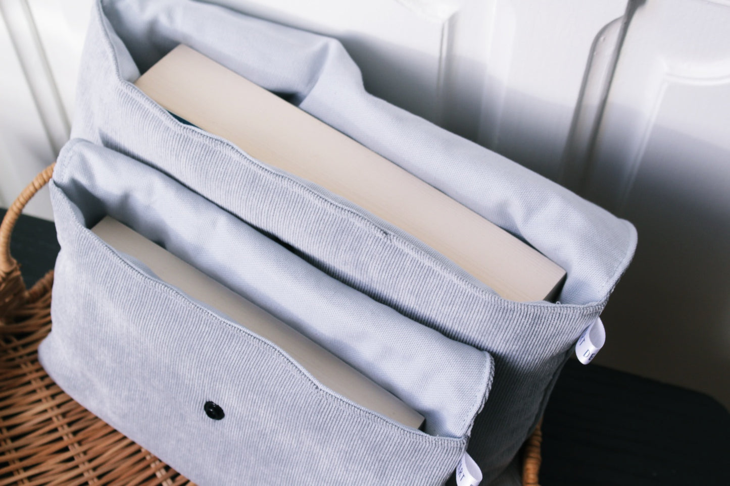 Pochette à livre (Poche ou Broché) // CHARLES