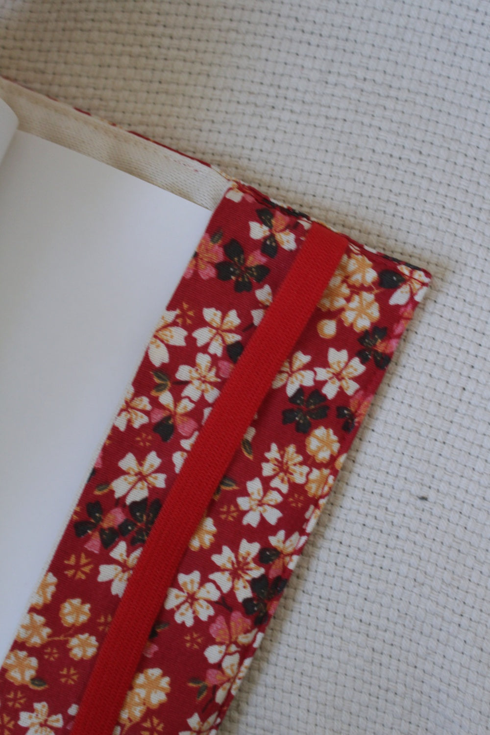 Couvres-livres format poche // Divers motifs