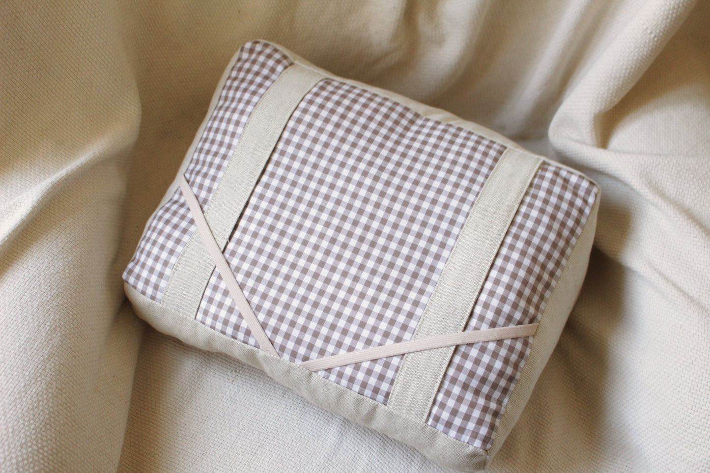 Coussin de lecture // HONOREE