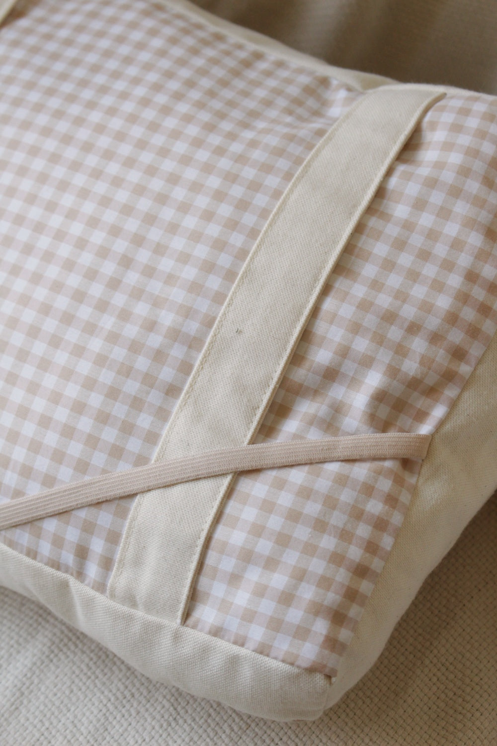 Coussin de lecture // CHARLOTTE