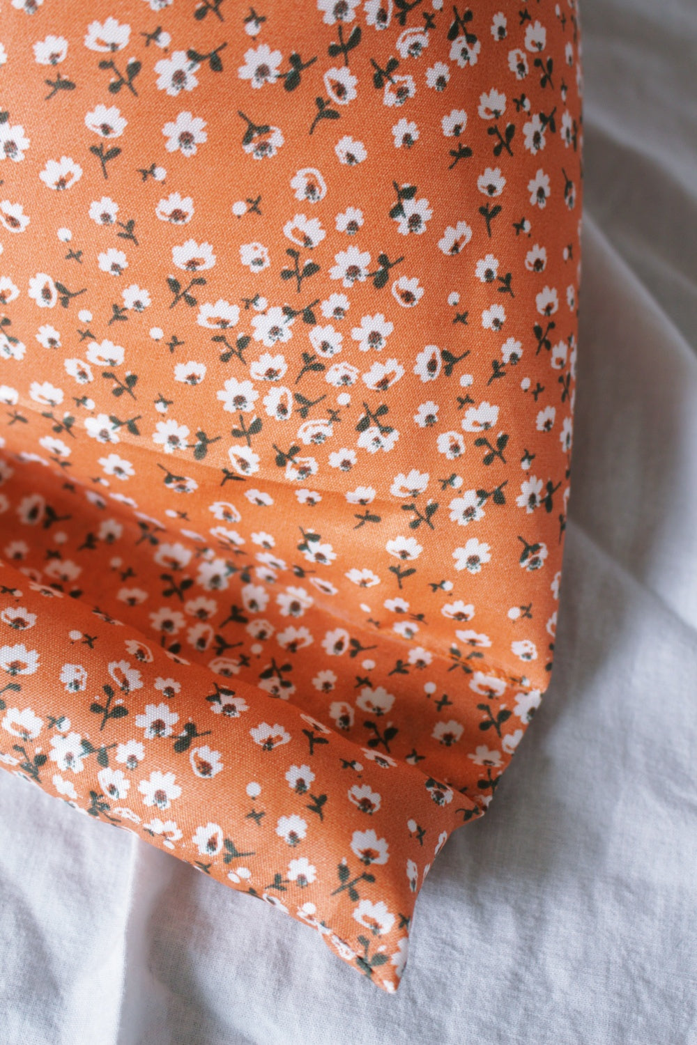 Coussin (Berlingot) de lecture ou tablette // Divers motifs