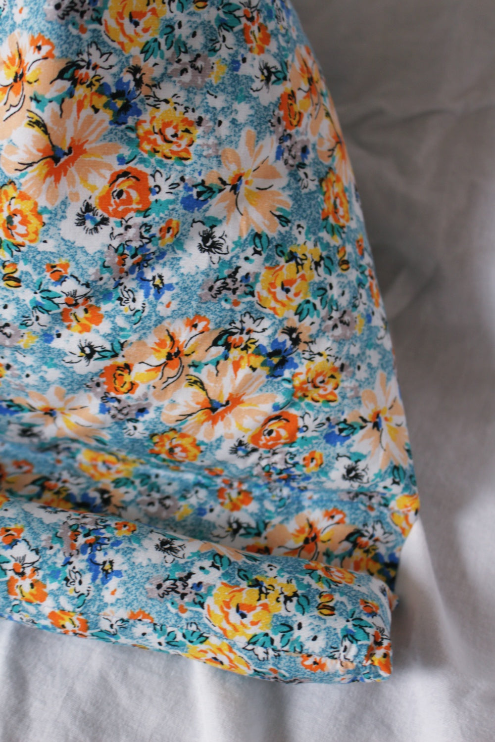Coussin (Berlingot) de lecture ou tablette // Divers motifs