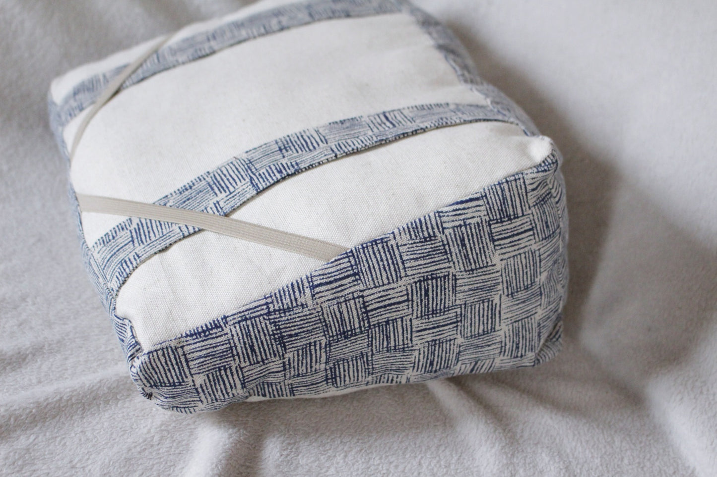 Coussin de lecture // MARJORIE