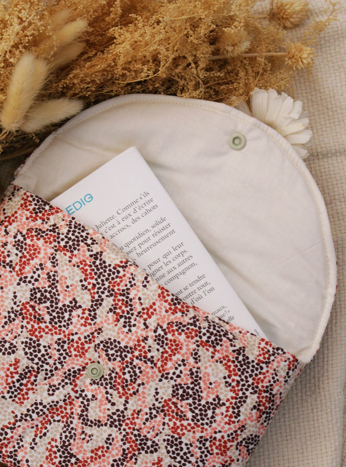 Pochette à livre imperméable (Format poche) // MAGALIE