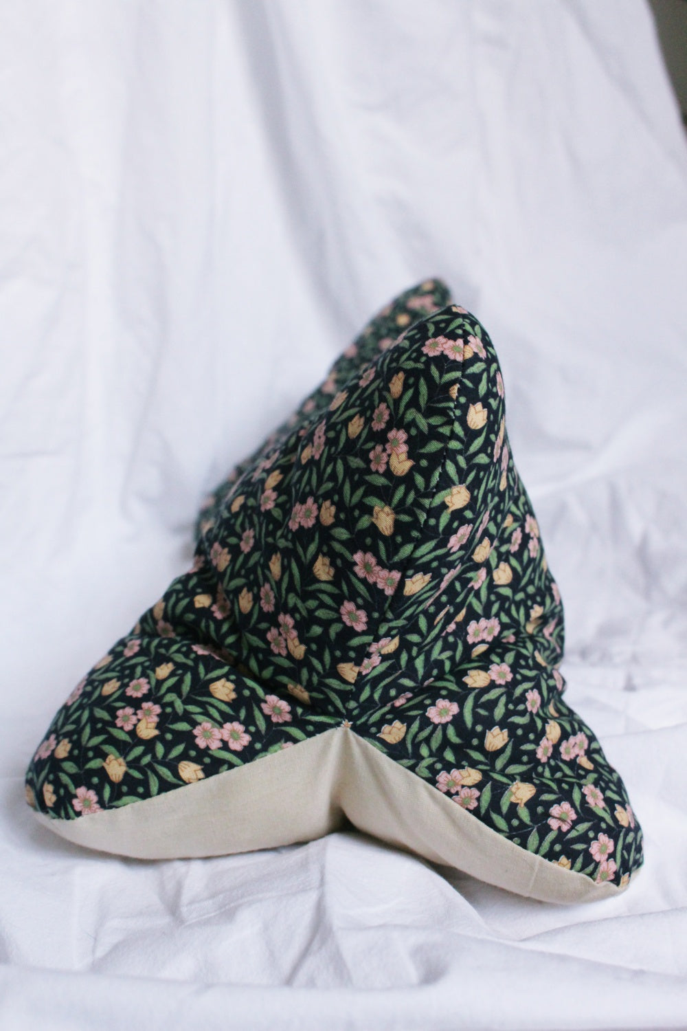 Coussin "os" de lecture // AIMEE