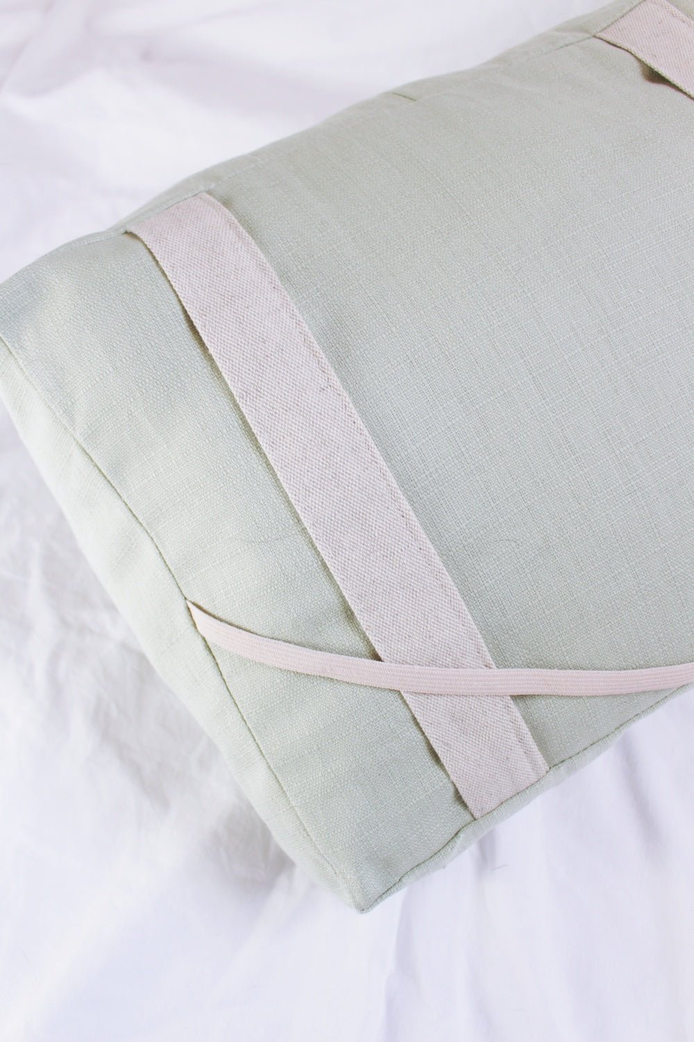 Coussin de lecture // SAUGE