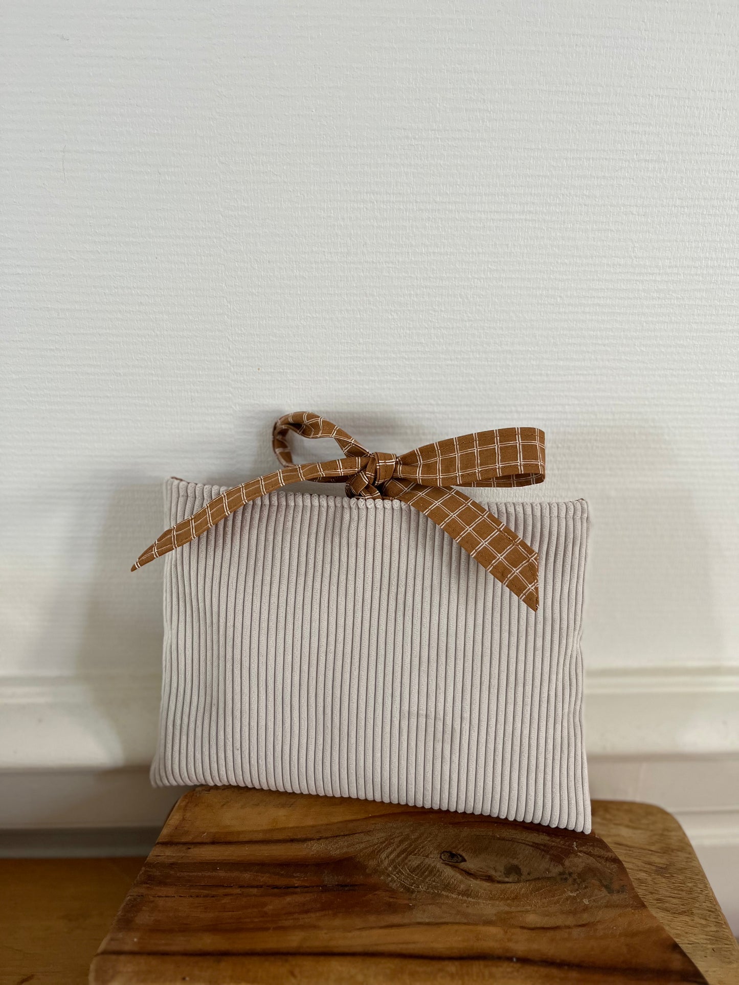 Pochette à livre  (Format poche uniquement) // LISE