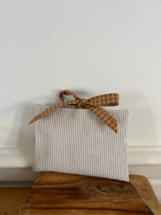 Pochette à livre  (Format poche uniquement) // LISE