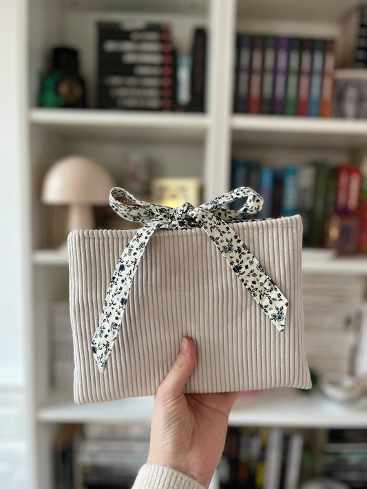 Pochette à livre  (Format poche uniquement) // LA TARTE