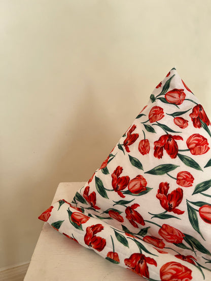 Coussin berlingot de lecture // La tulipe