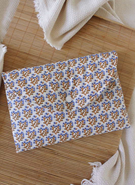 Pochette à livre IMPERMEABLE(Poche ou Broché) // CASSANDRE