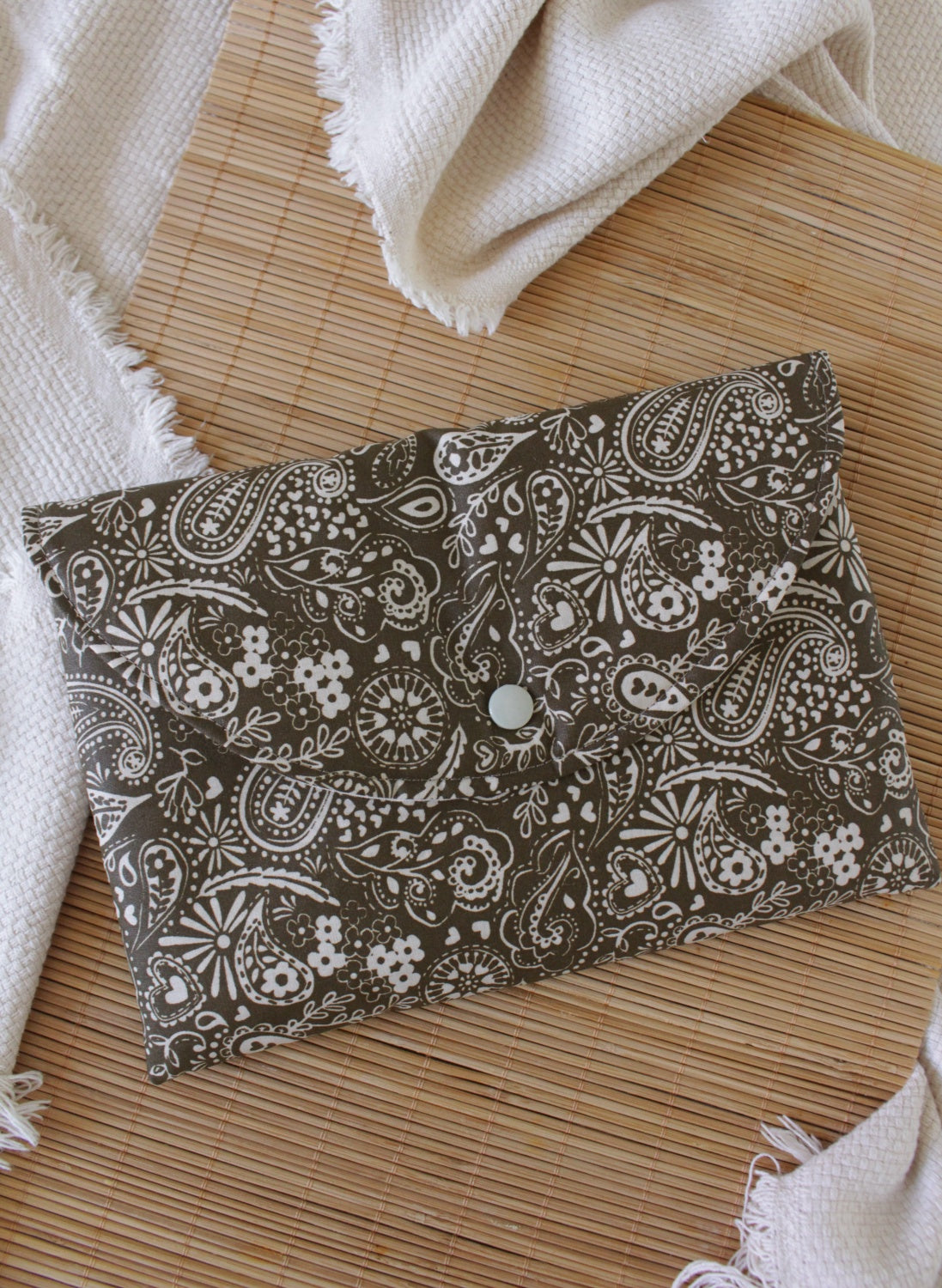 Pochette à livre IMPERMEABLE(Poche ou Broché) // INDY