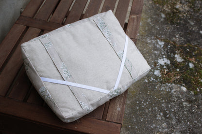 Coussin de lecture // MARJORIE