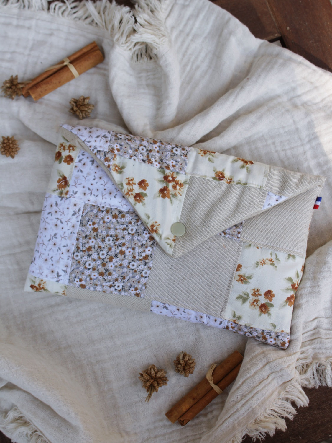 Pochette à livres (format poche) PATCHWORK  // AUTUMN 2025
