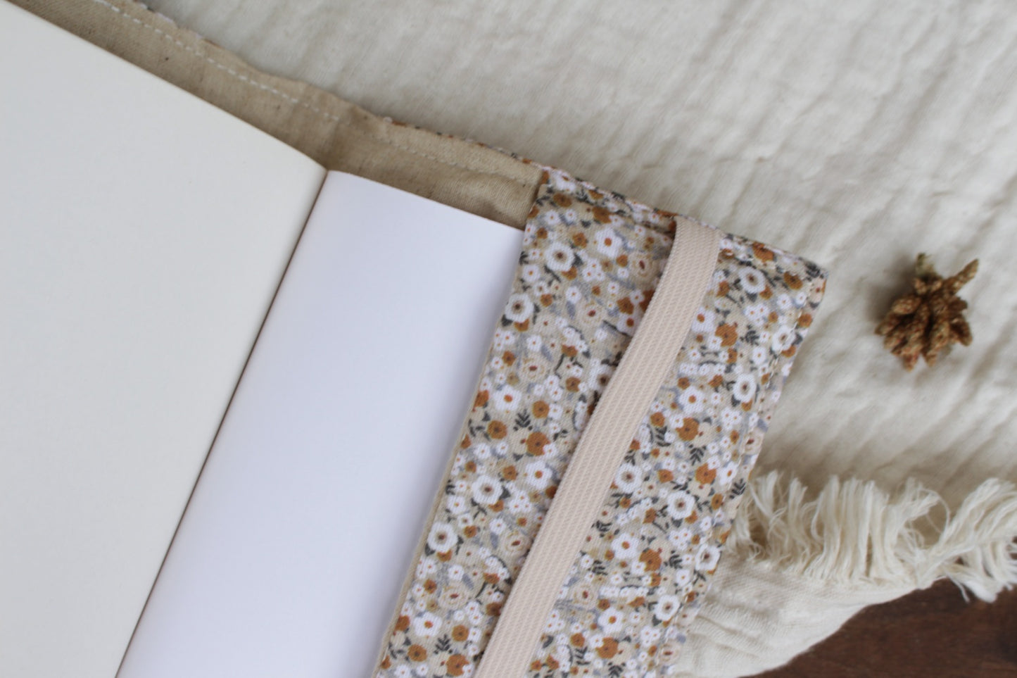 Couvres-livres format poche // BERNADETTE