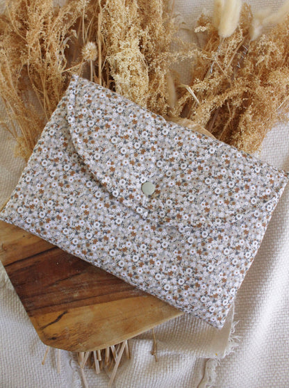 Pochette à livre (poche ou broché) // BERNADETTE