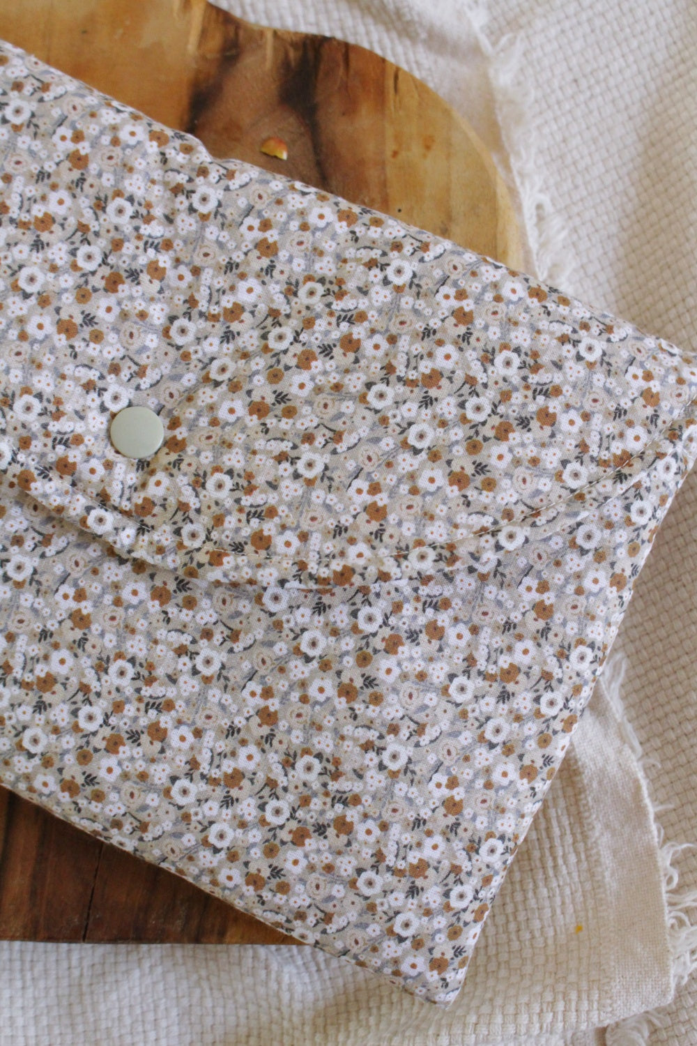 Pochette à livre (poche ou broché) // BERNADETTE