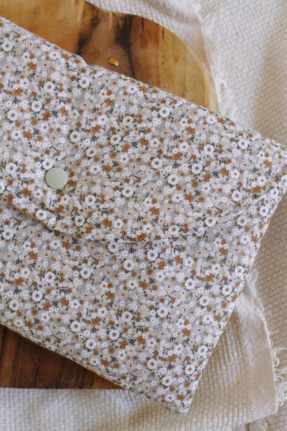 Pochette à livre (poche ou broché) // BERNADETTE