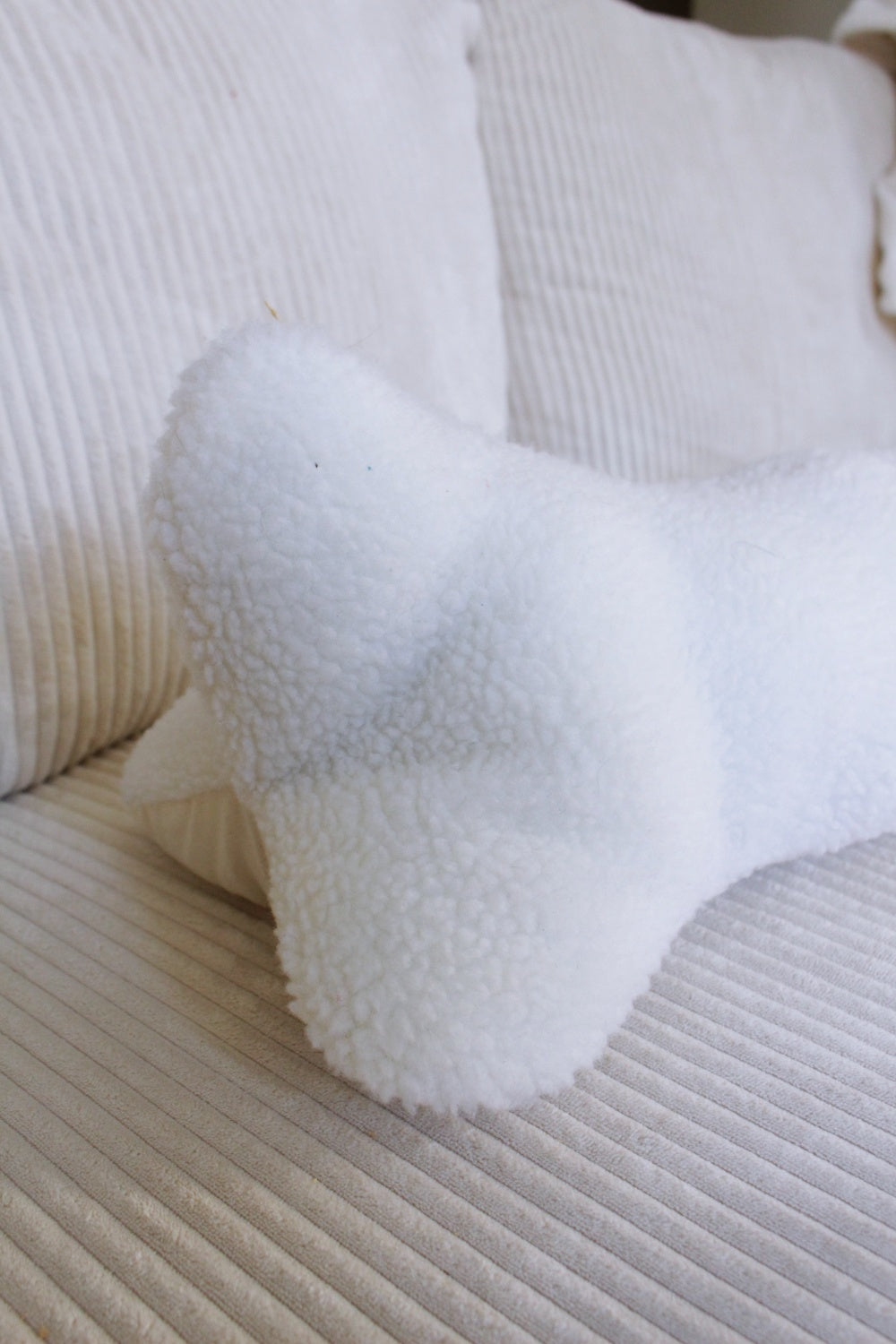 Coussin "os" de lecture // MOUTON