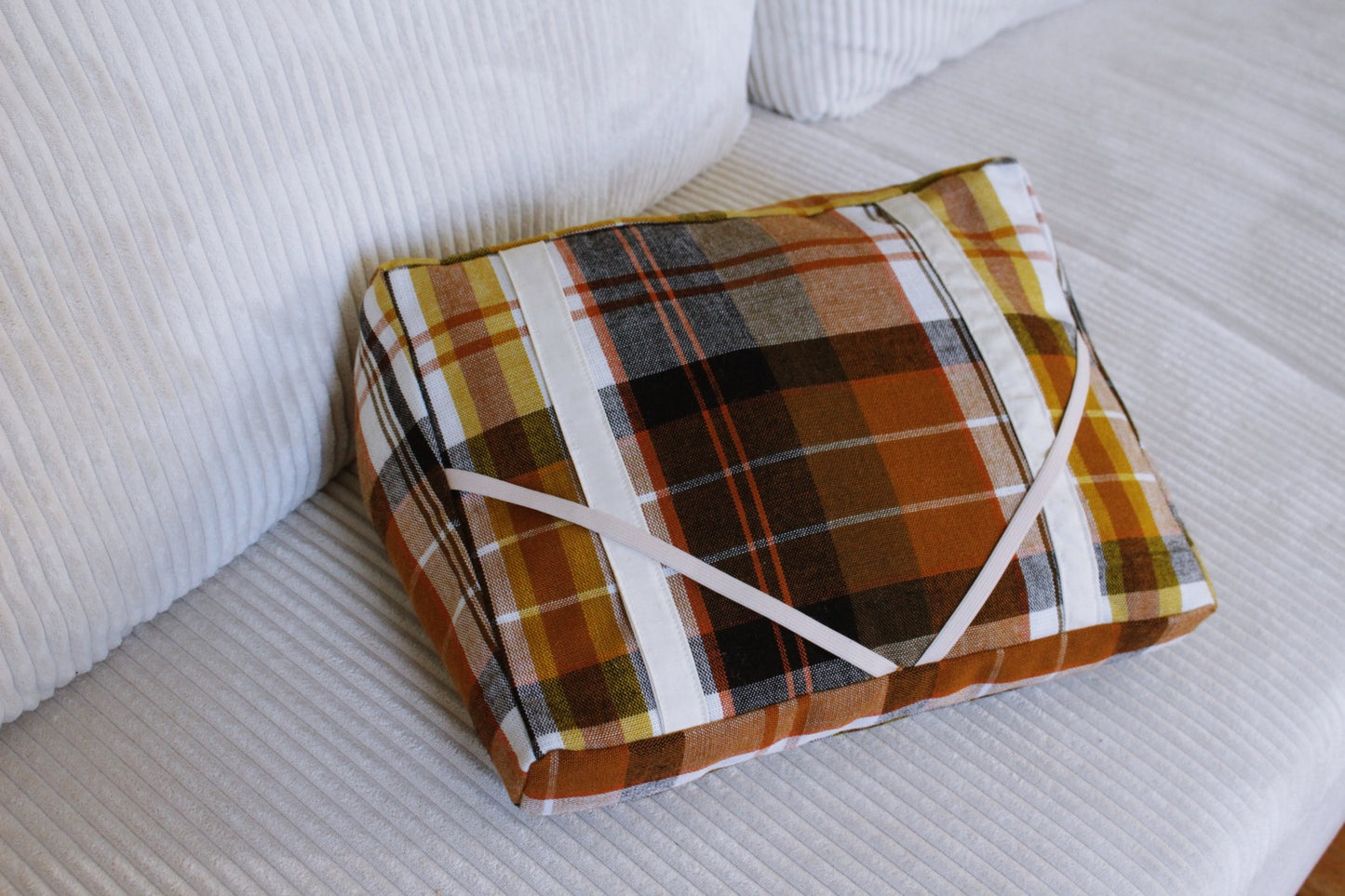 Coussin de lecture // ROBIN