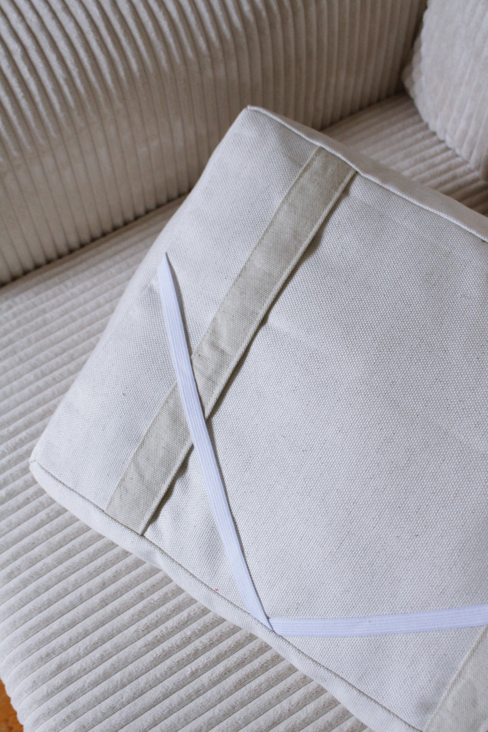 Coussin de lecture // BEIGE