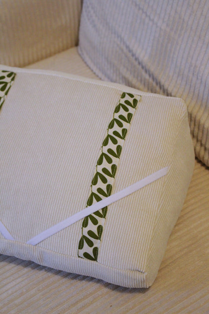 Coussin de lecture // MARYSE