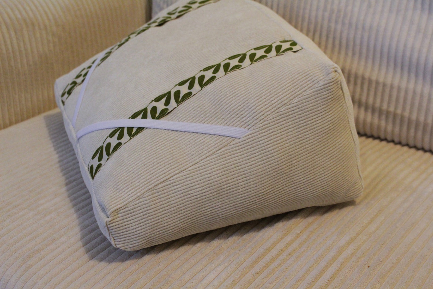 Coussin de lecture // MARYSE