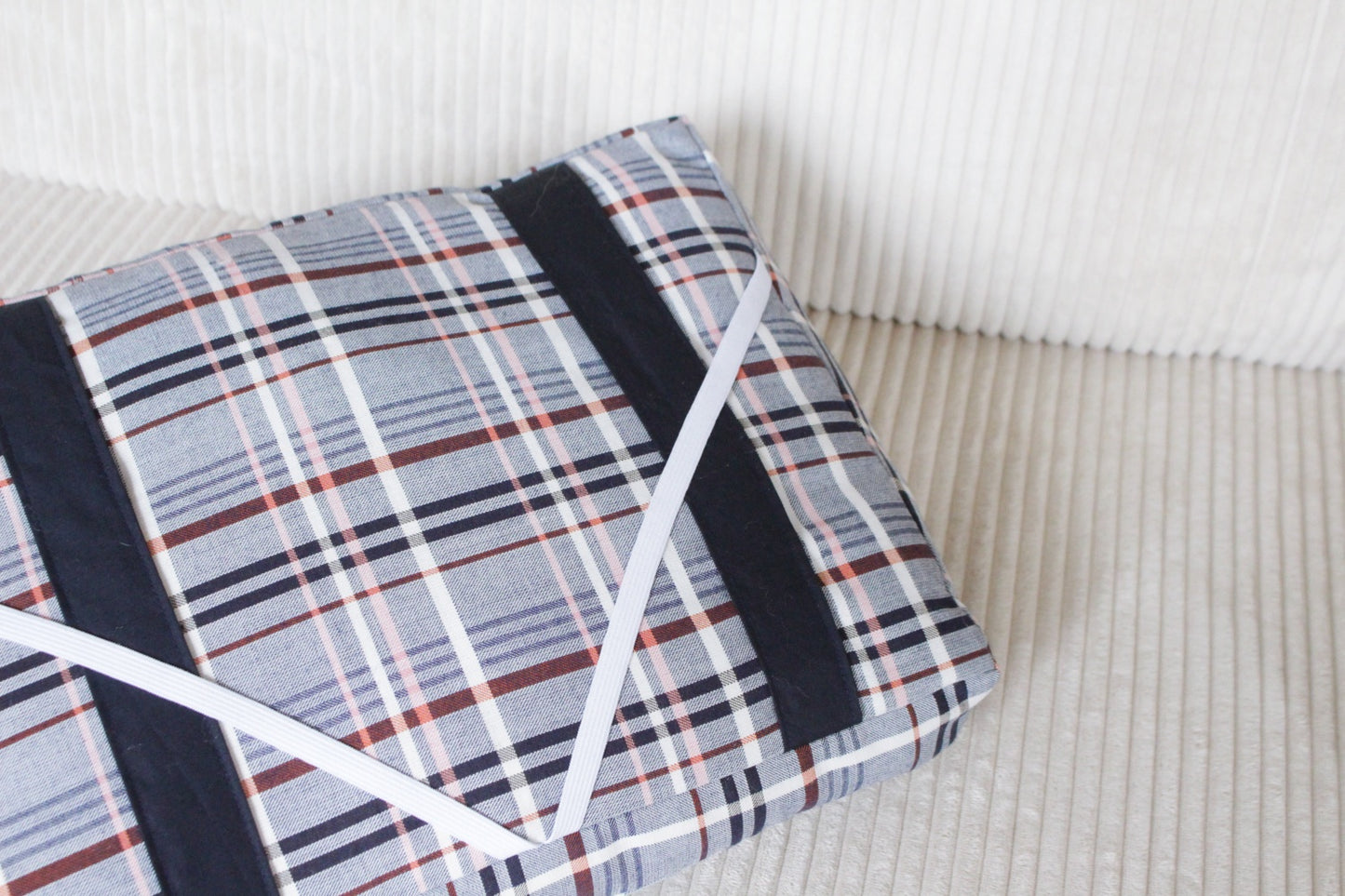 Coussin de lecture // BOBBI