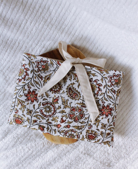 Pochette à livres (Broché uniquement) // MONA