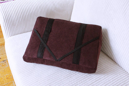 Coussin de lecture // AUBERGINE