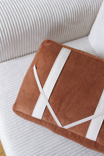 Coussin de lecture // CAMEL