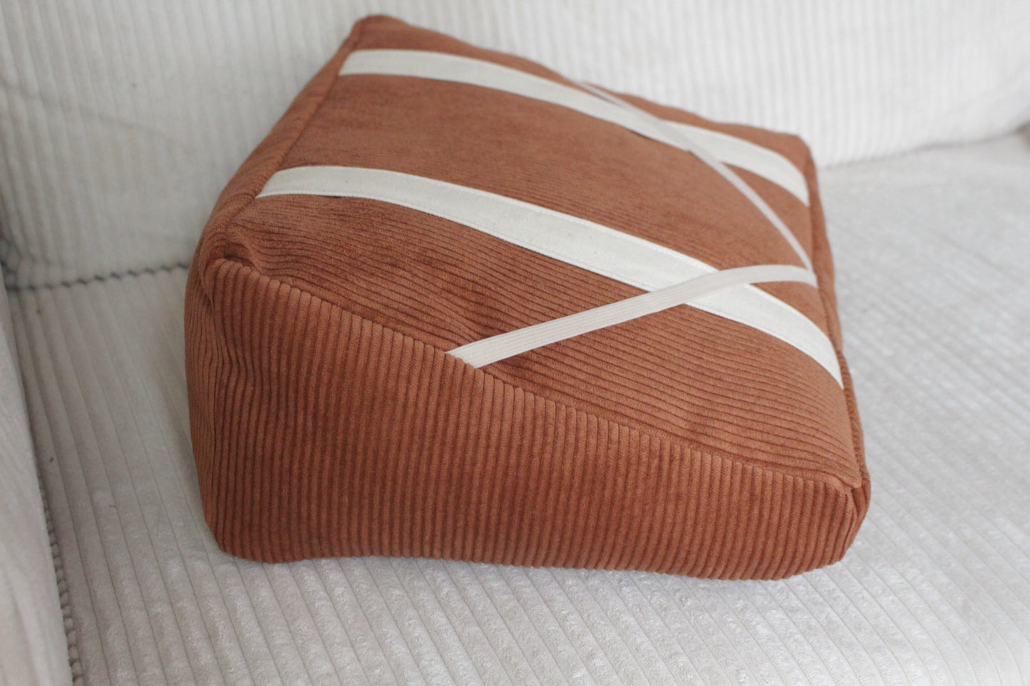 Coussin de lecture // CAMEL