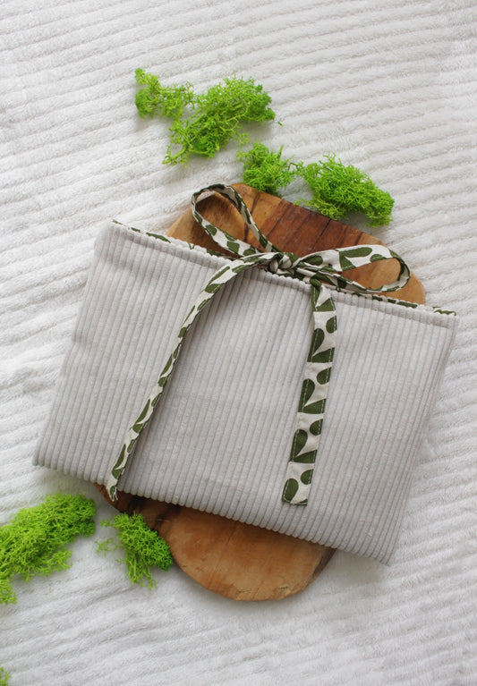 Pochette à livre  (Poche ou Broché)) // LISE