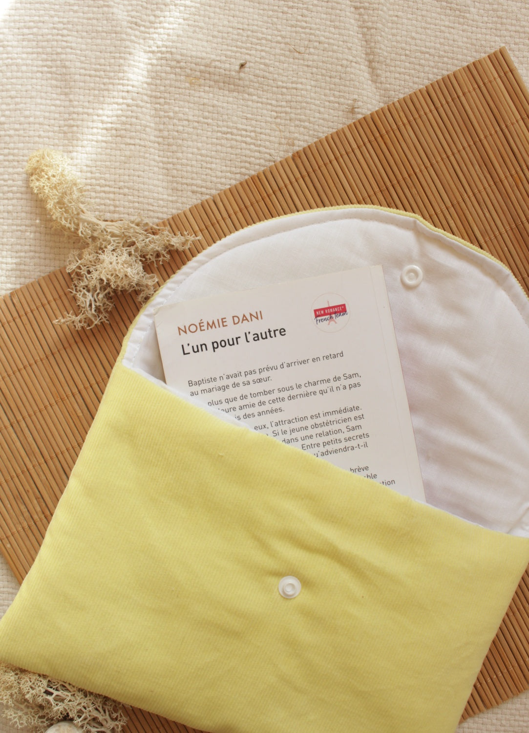 ♻️ Pochette à livres (Poche ou Broché) // YELLOW VELOURS