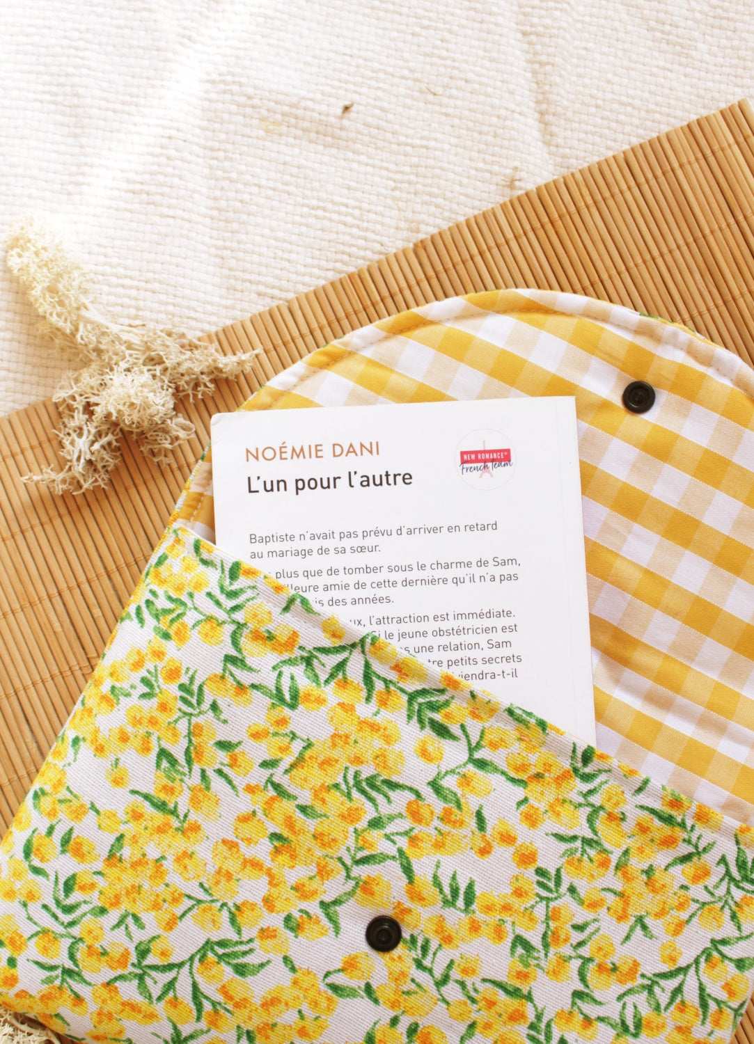 Pochette à livres (Poche ou Broché)  // LE MIMOSA