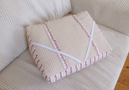 Coussin de lecture // DAHLIA