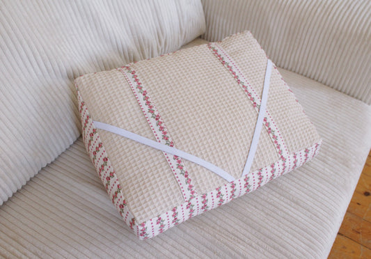 Coussin de lecture // DAHLIA